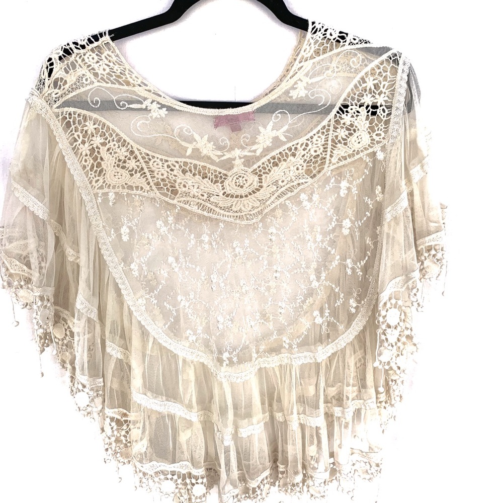 Mimi Lace Shawl Cream Size Medium